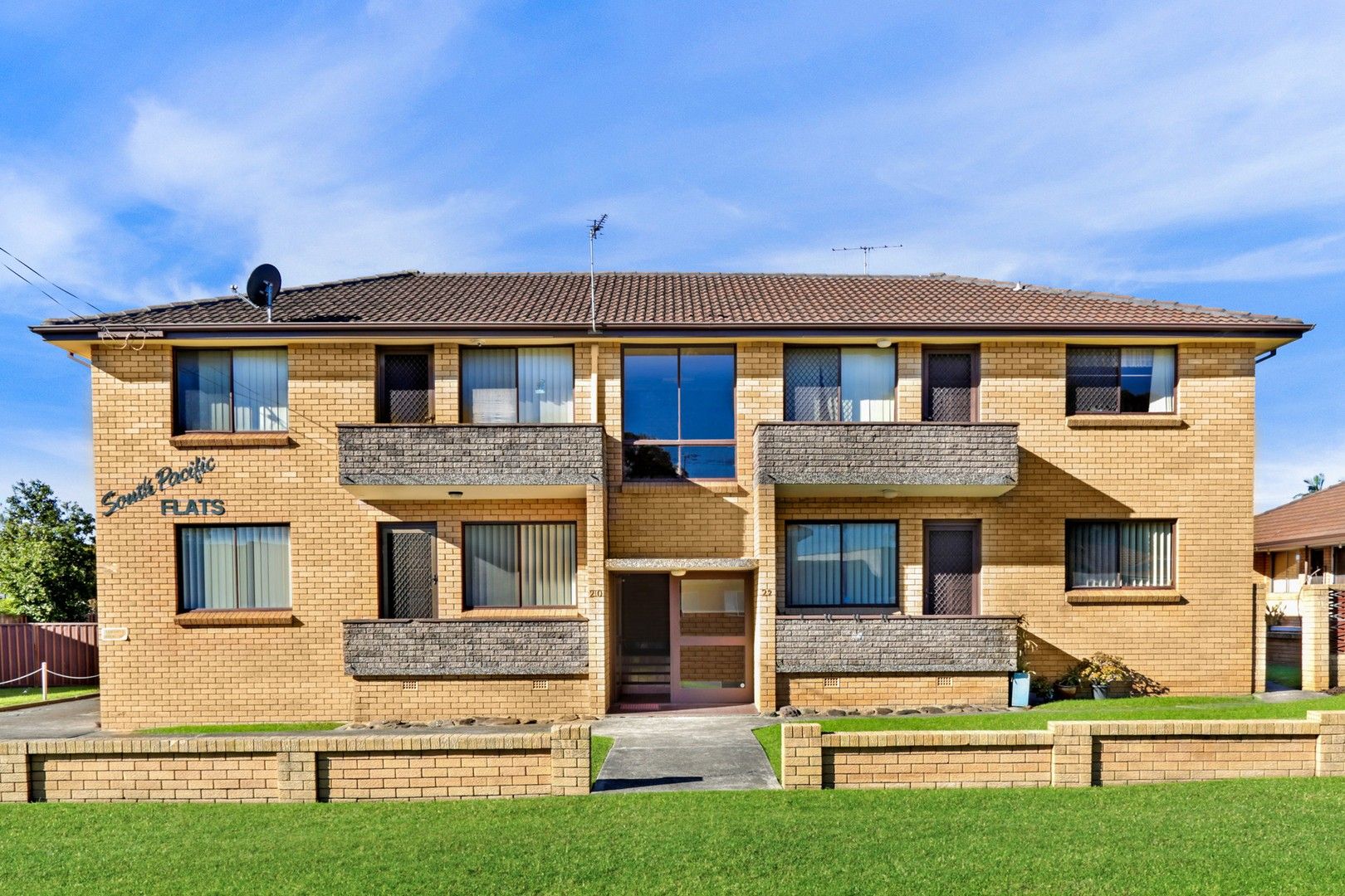 2 bedrooms Apartment / Unit / Flat in 1/20 Lendine Street BARRACK HEIGHTS NSW, 2528