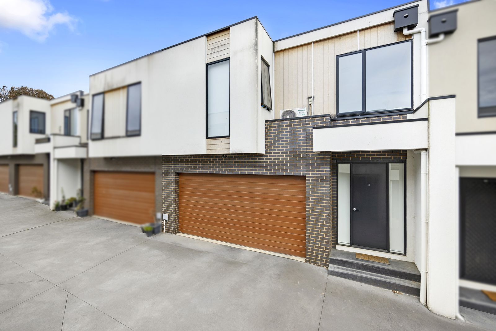 3 bedrooms Townhouse in 5 Penny Lane LILYDALE VIC, 3140