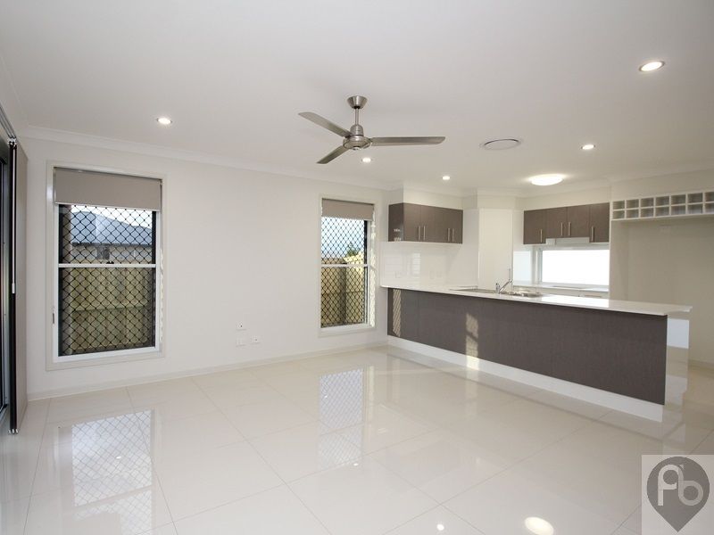 2/6 Fantail Avenue, Redbank Plains QLD 4301, Image 2