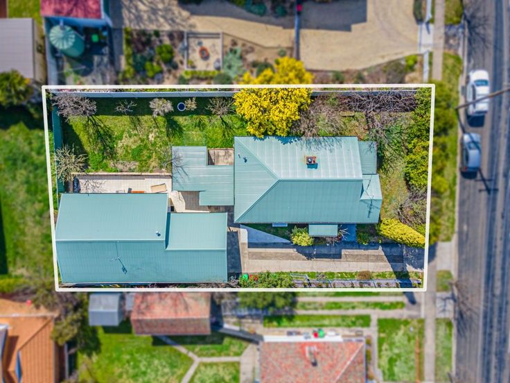 5 bedrooms House in 16 Marsh Street ARMIDALE NSW, 2350