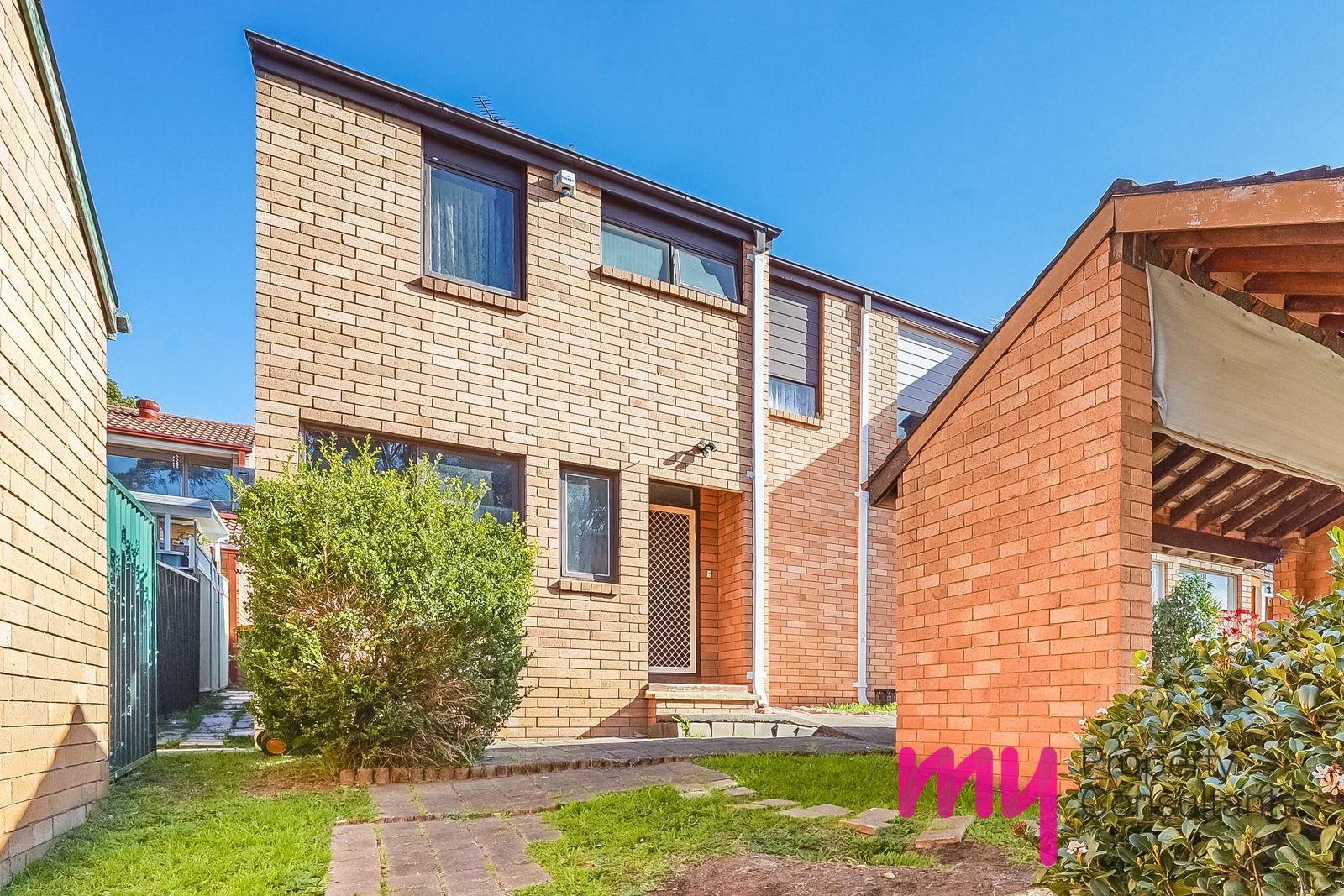 3 bedrooms Townhouse in 16 Airdsley Lane BRADBURY NSW, 2560