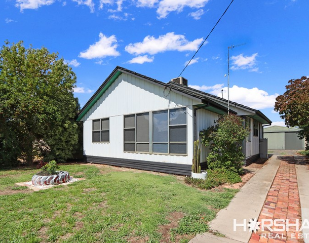 8 Watts Street, Horsham VIC 3400