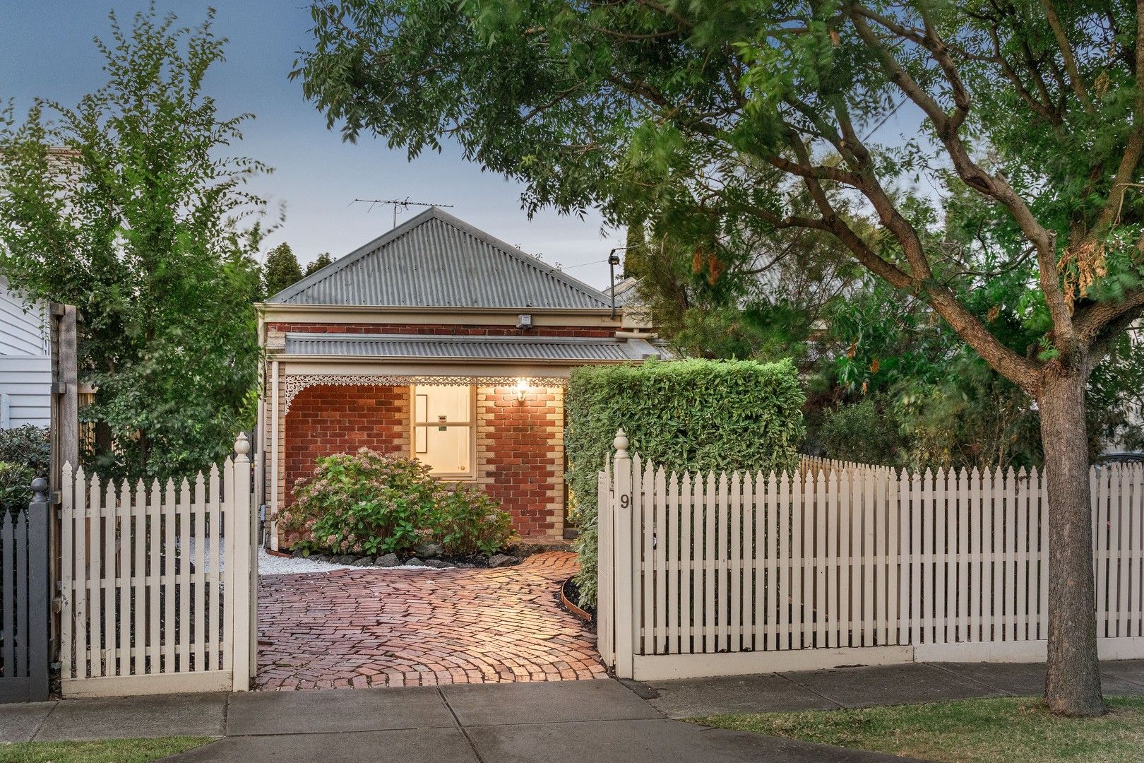 9 Childers Road, Malvern VIC 3144, Image 0