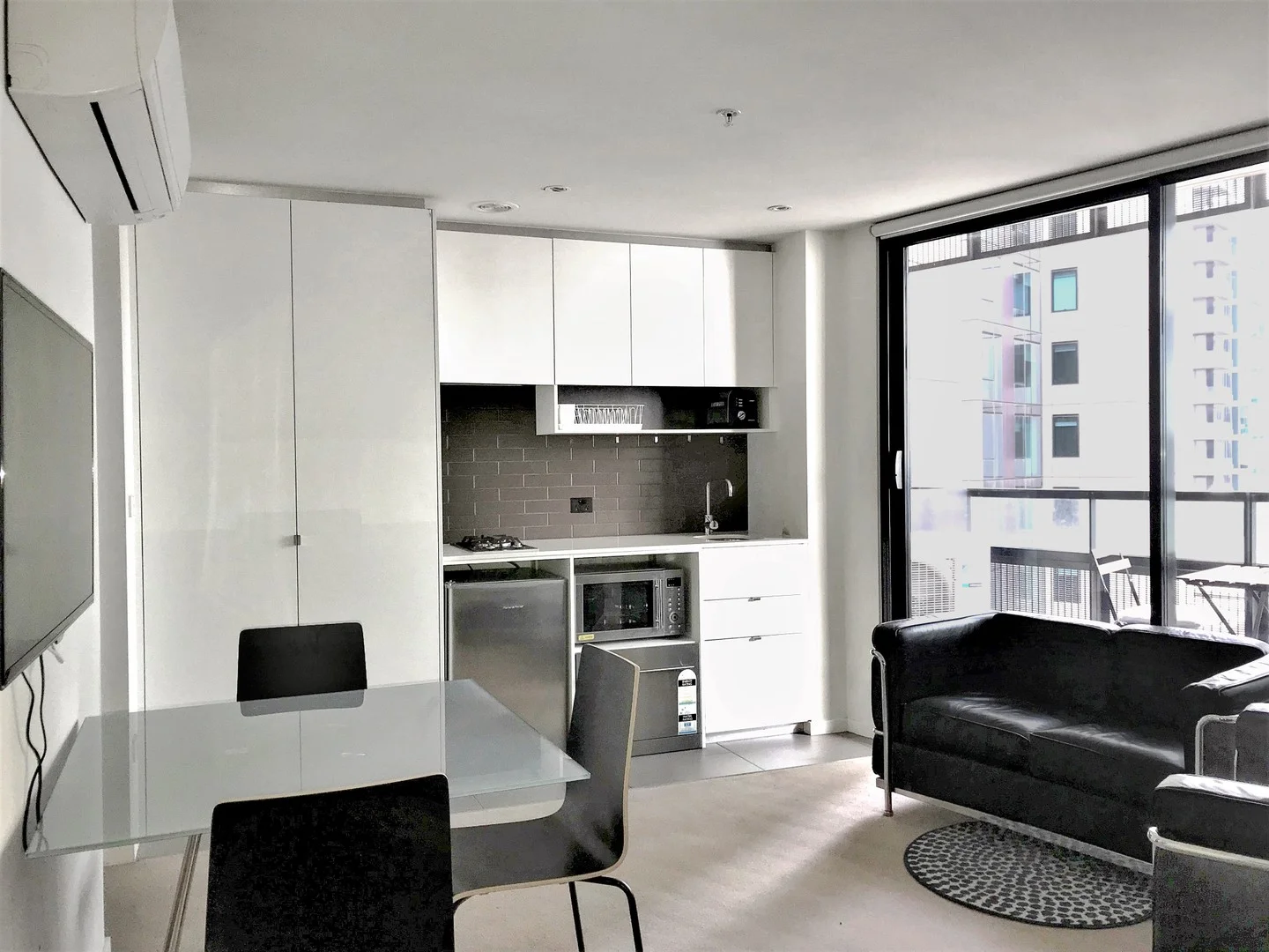 1006/243 Franklin Street, Melbourne VIC 3000