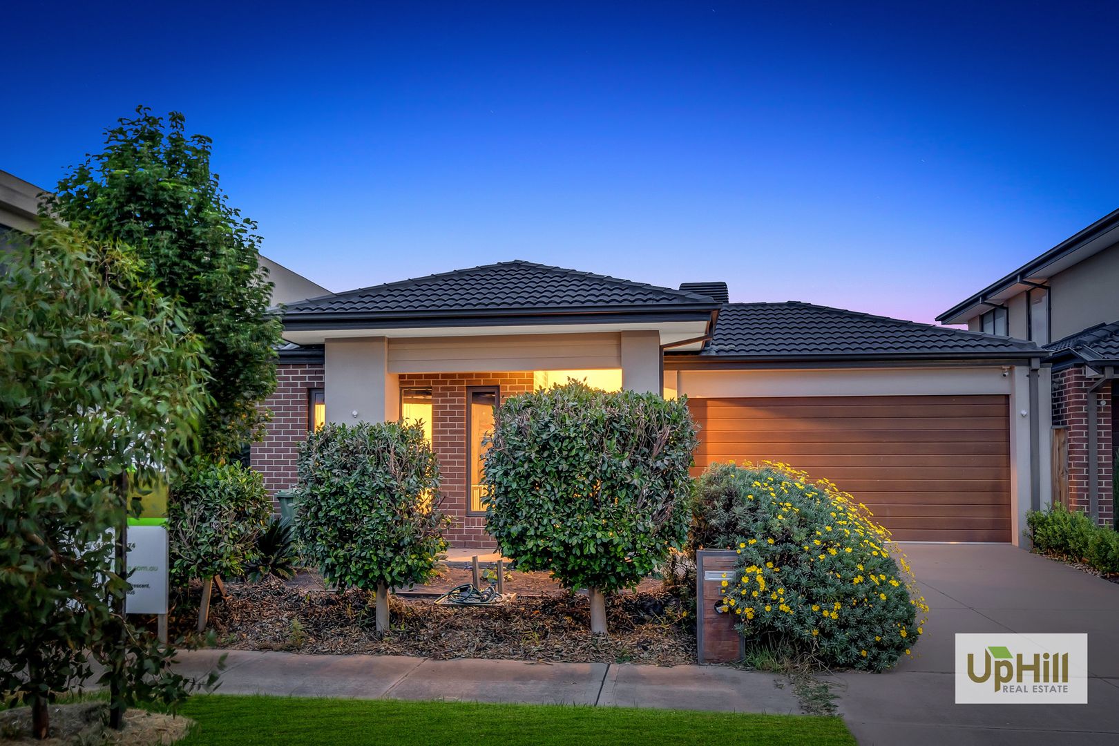 12 Brightstone Drive, Clyde North VIC 3978