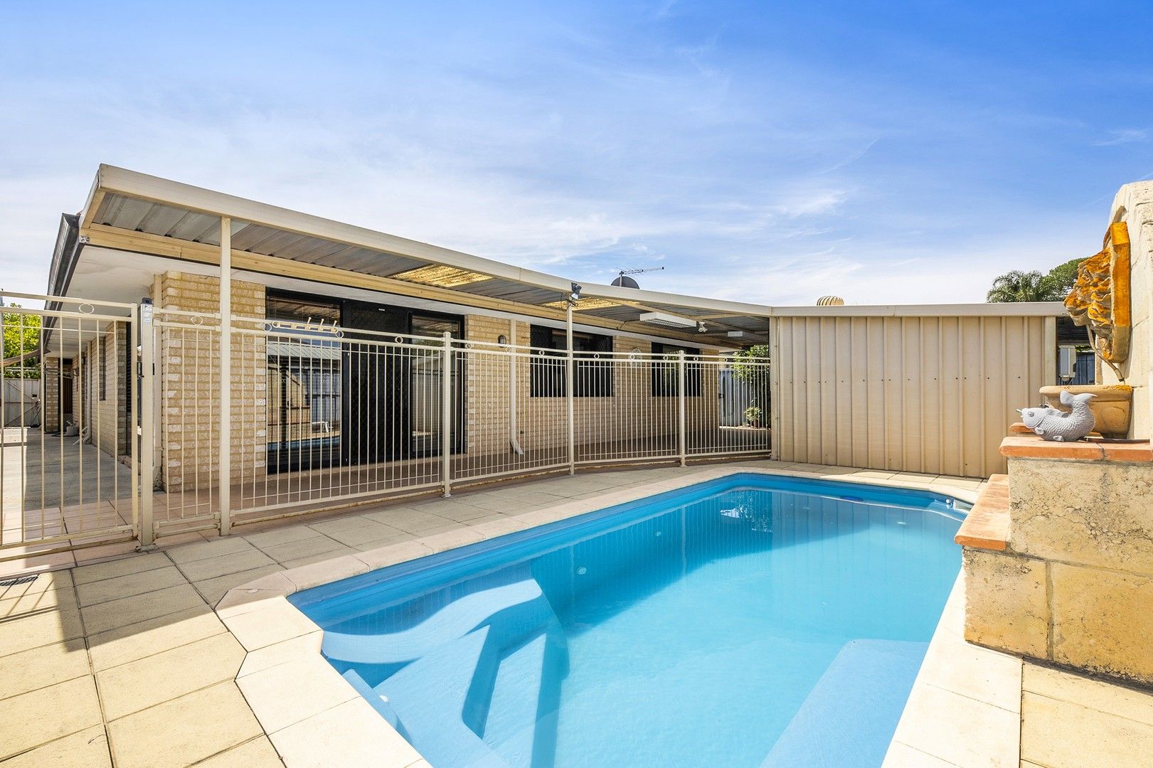4 bedrooms House in 8 Napoli Avenue ELLENBROOK WA, 6069