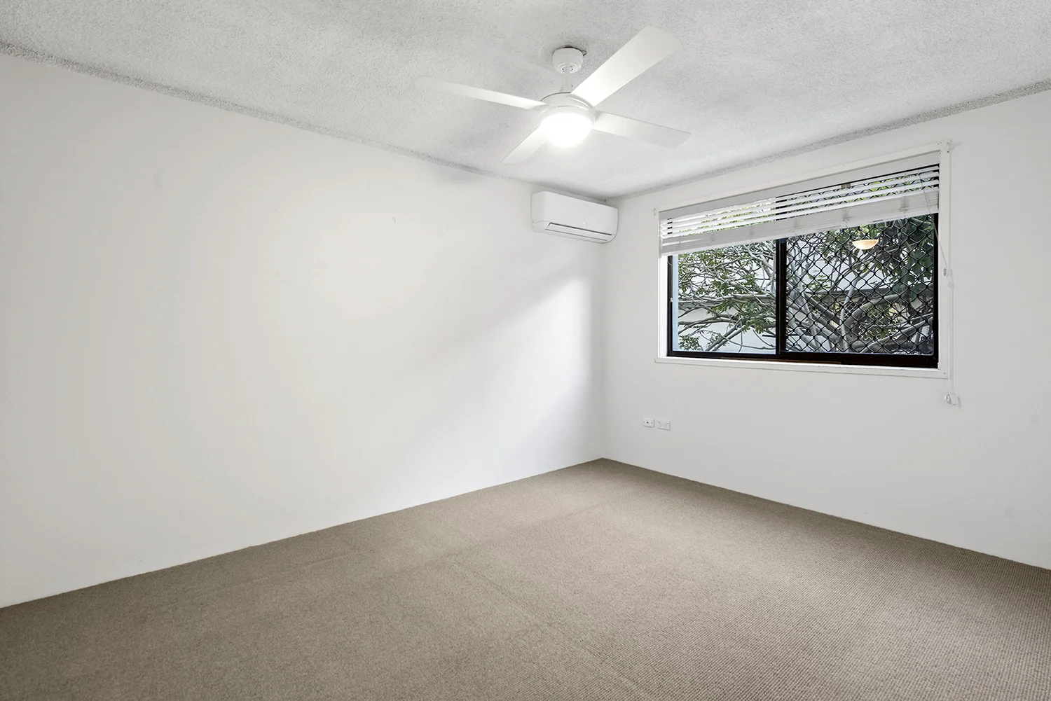 Additional image 8 of Marine Parade, Biggera Waters QLD 4216