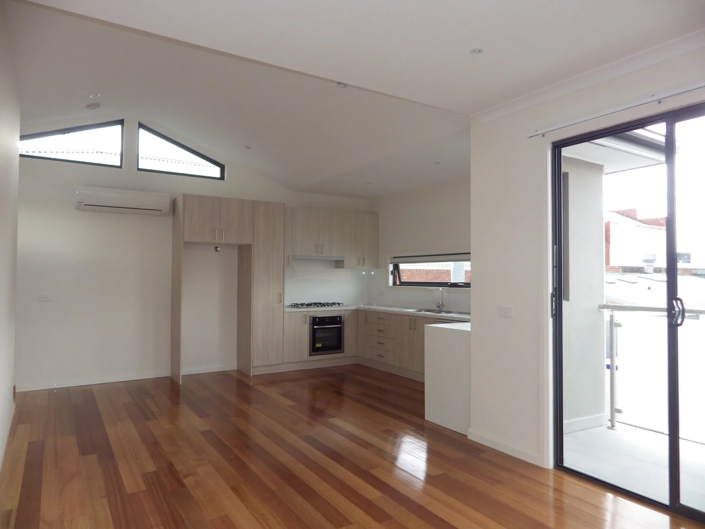 Additional image 3 of 1/4 Bent Street, Northcote VIC 3070