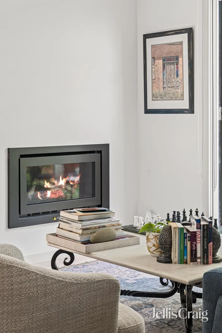 A Sophisticated Design Presenting Elegant Family Living - More