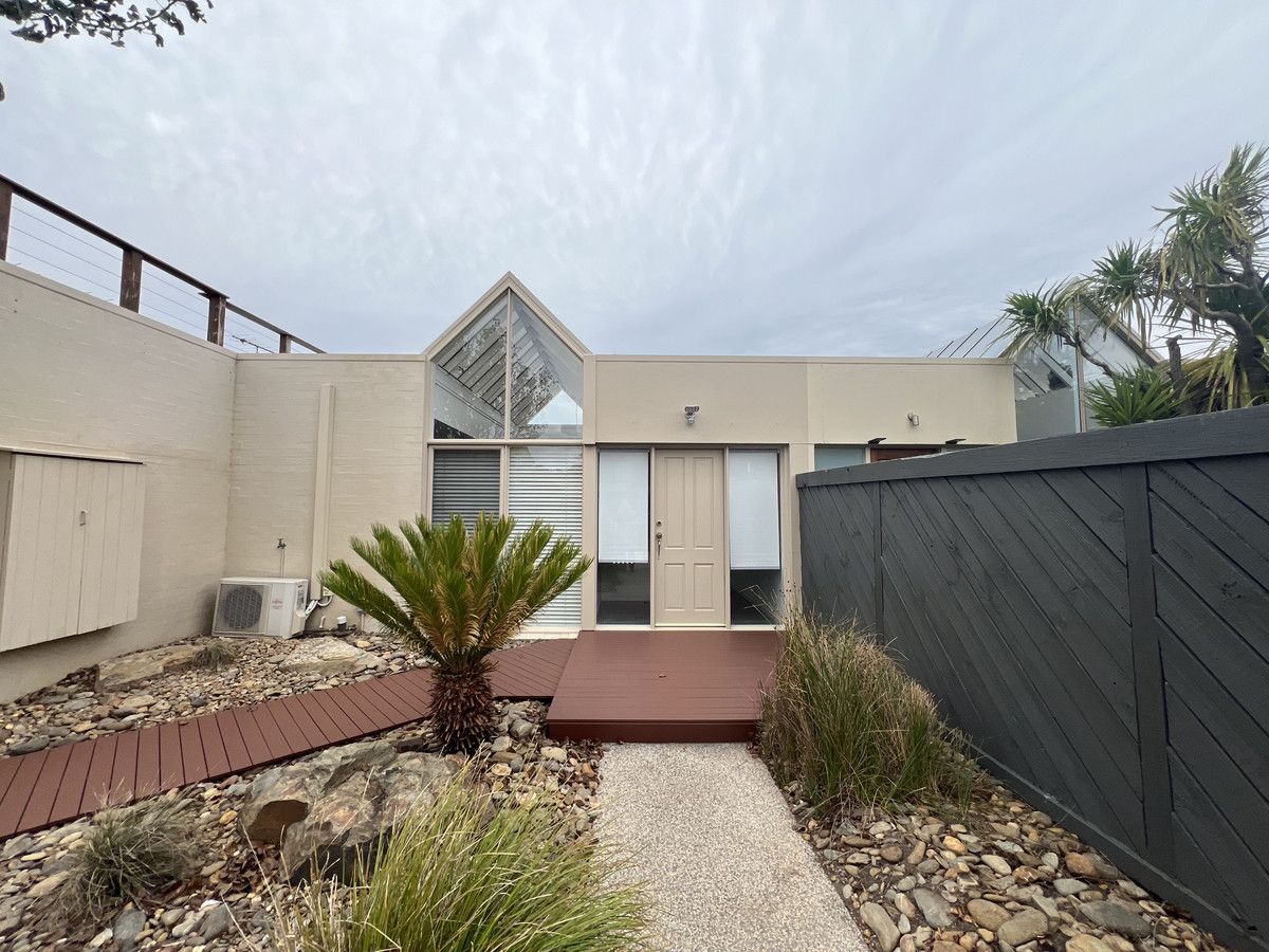 2 bedrooms Townhouse in 3/24 Miranda Close TORQUAY VIC, 3228
