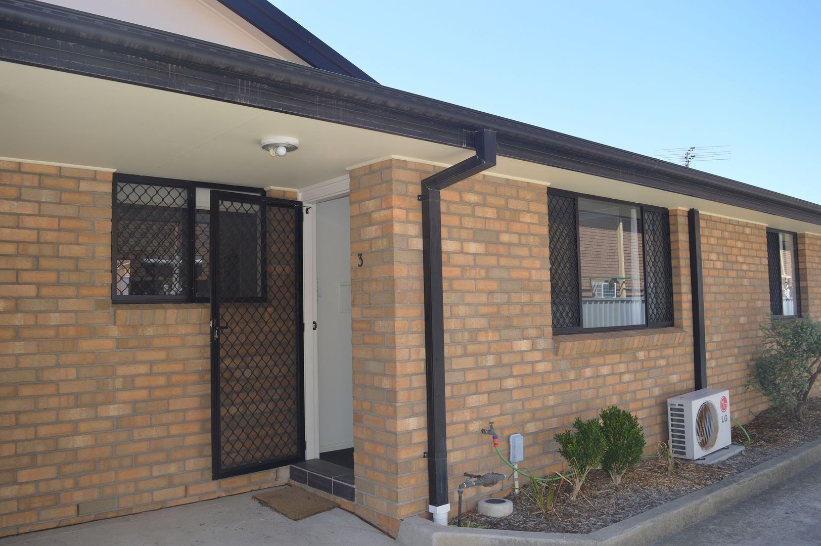 2 & 3/304 Maitland Road, Cessnock NSW 2325, Image 2