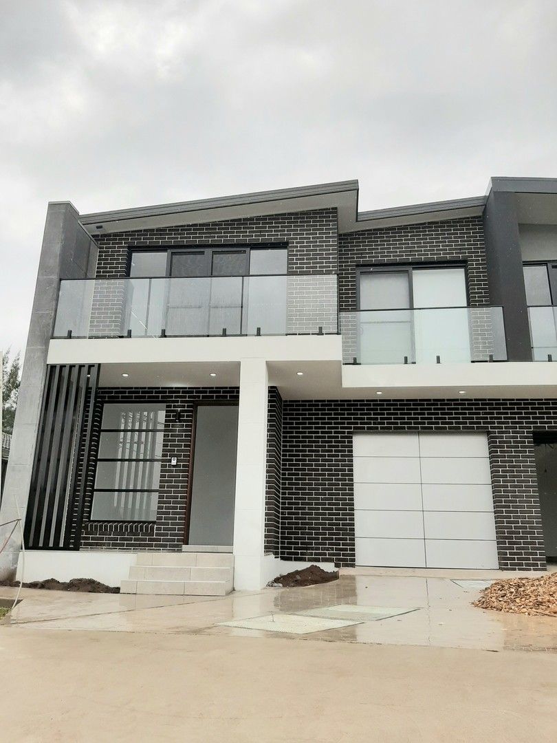 4 bedrooms Duplex in 8 Sybil Street GUILDFORD WEST NSW, 2161