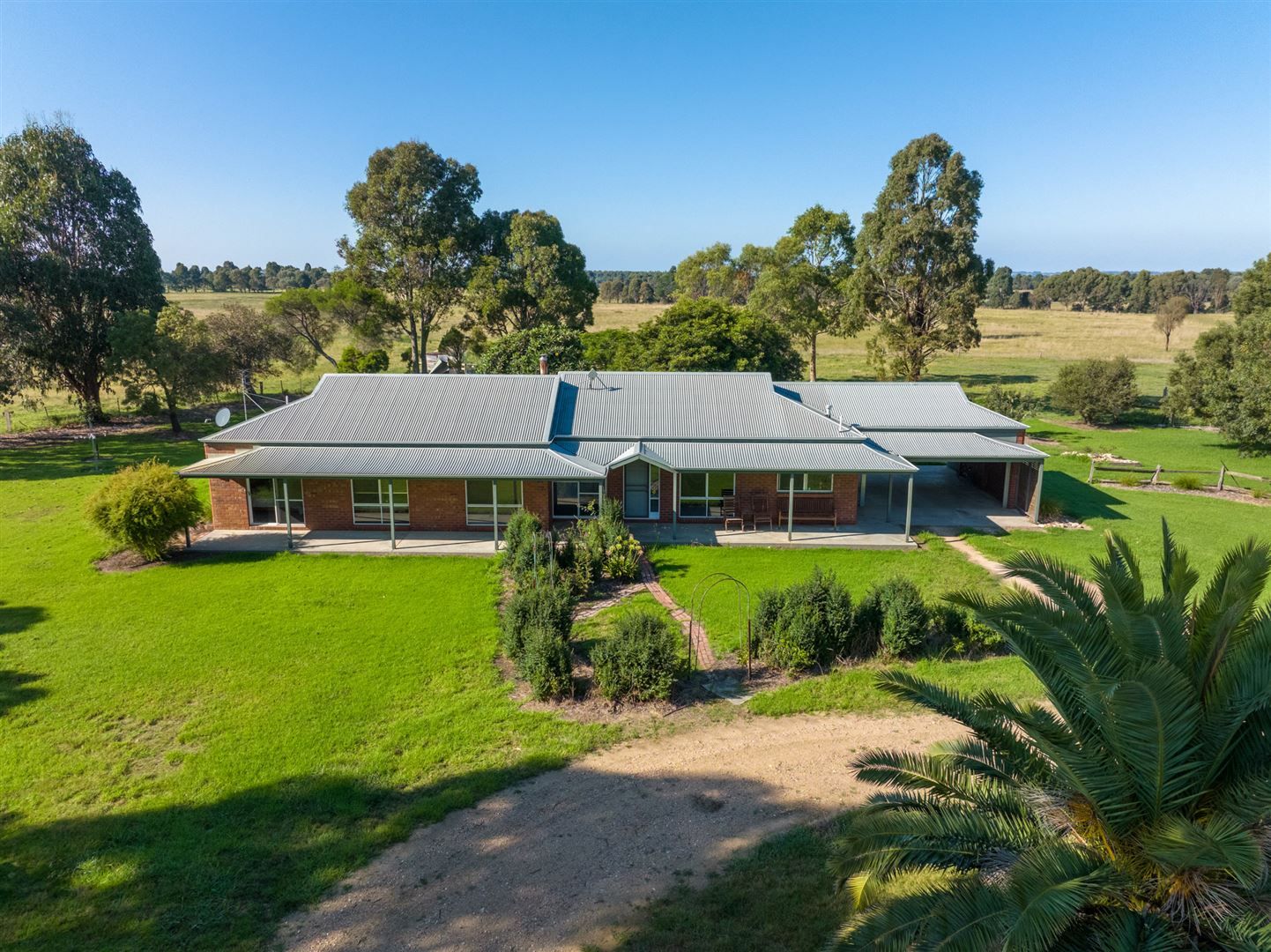 4 bedrooms Acreage / Semi-Rural in 25 Bomfords Road NICHOLSON VIC, 3882