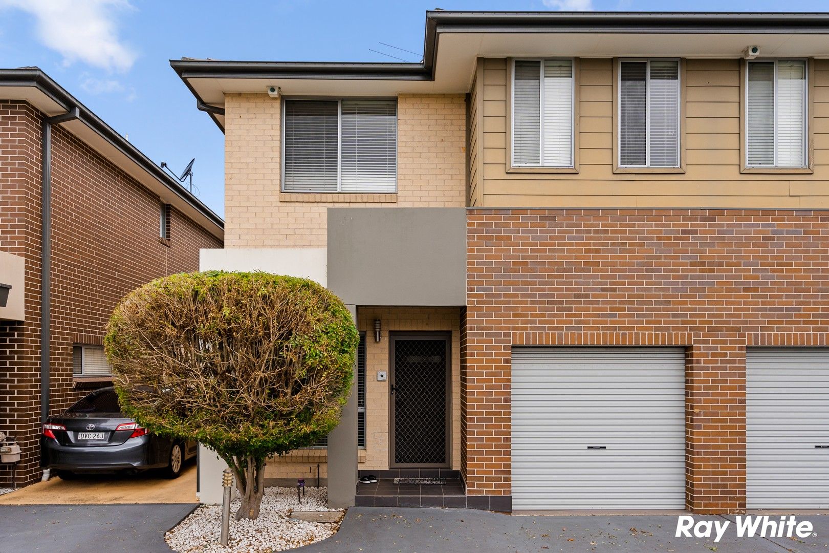 4 bedrooms Townhouse in 49/570 Sunnyholt Road STANHOPE GARDENS NSW, 2768