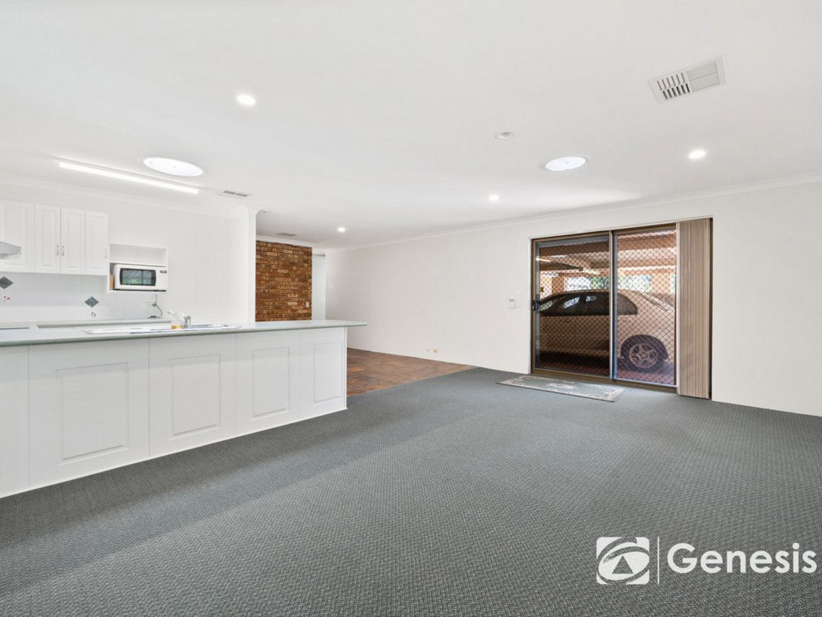 7 Blissett Drive, Bedfordale WA 6112, Image 2