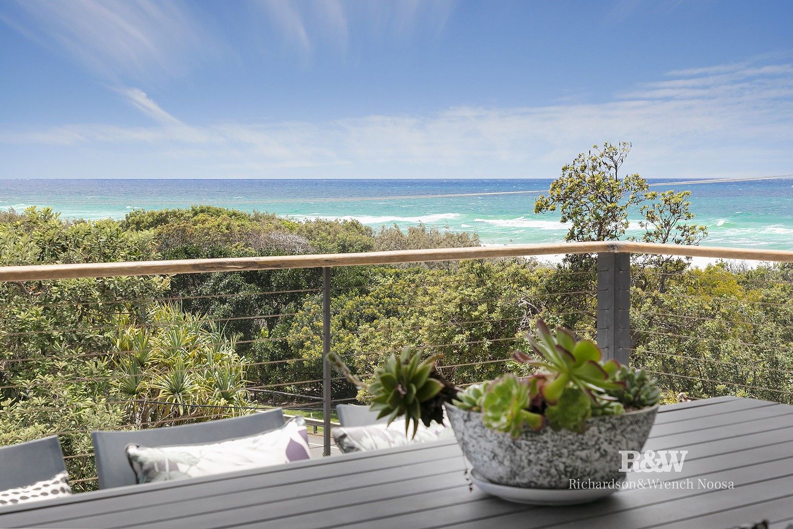 4 bedrooms House in 14 Royena Place MARCUS BEACH QLD, 4573