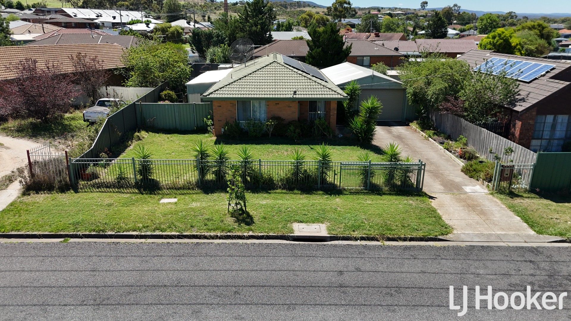 3 bedrooms House in 52 Jonathan Drive DARLEY VIC, 3340