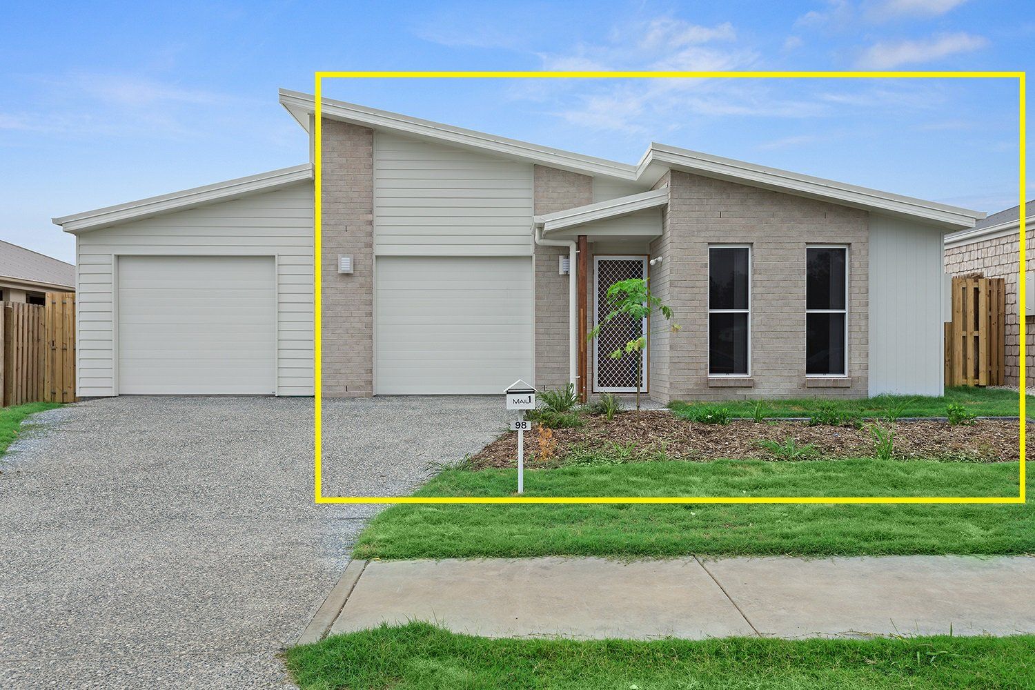 3 bedrooms House in 1/98 Fountain Street PIMPAMA QLD, 4209
