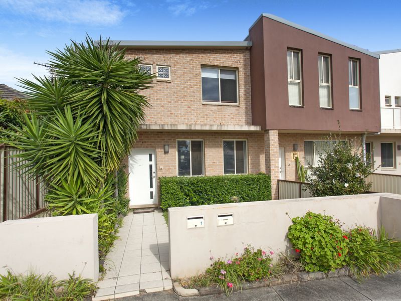 3 bedrooms Townhouse in 1/12-16 Bradman Street MERRYLANDS NSW, 2160