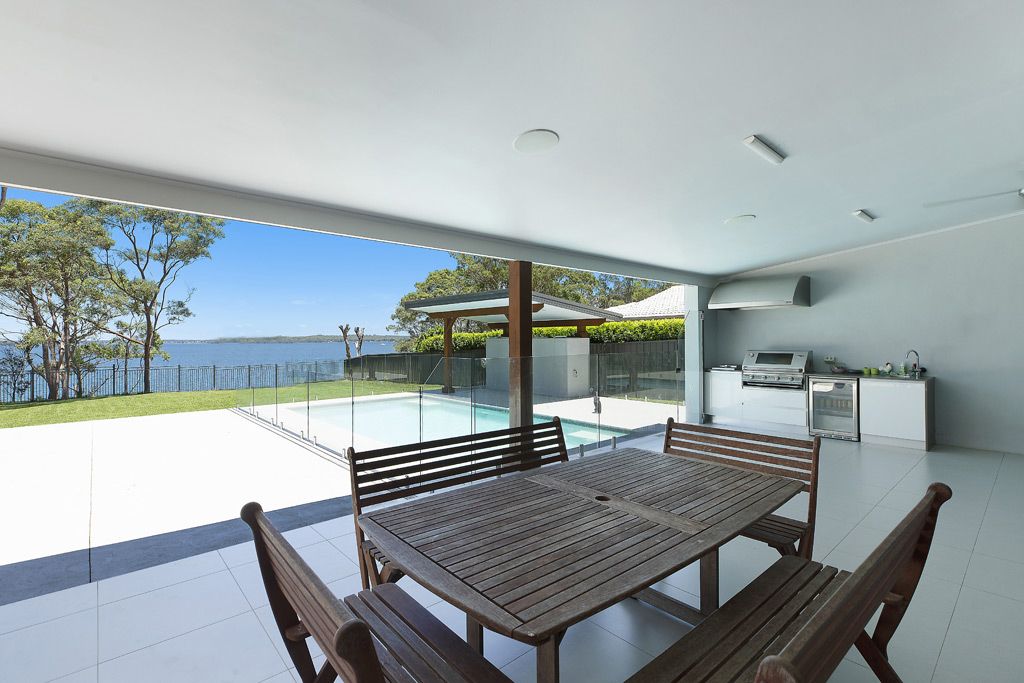 5 bedrooms House in 64 Dobell Drive WANGI WANGI NSW, 2267