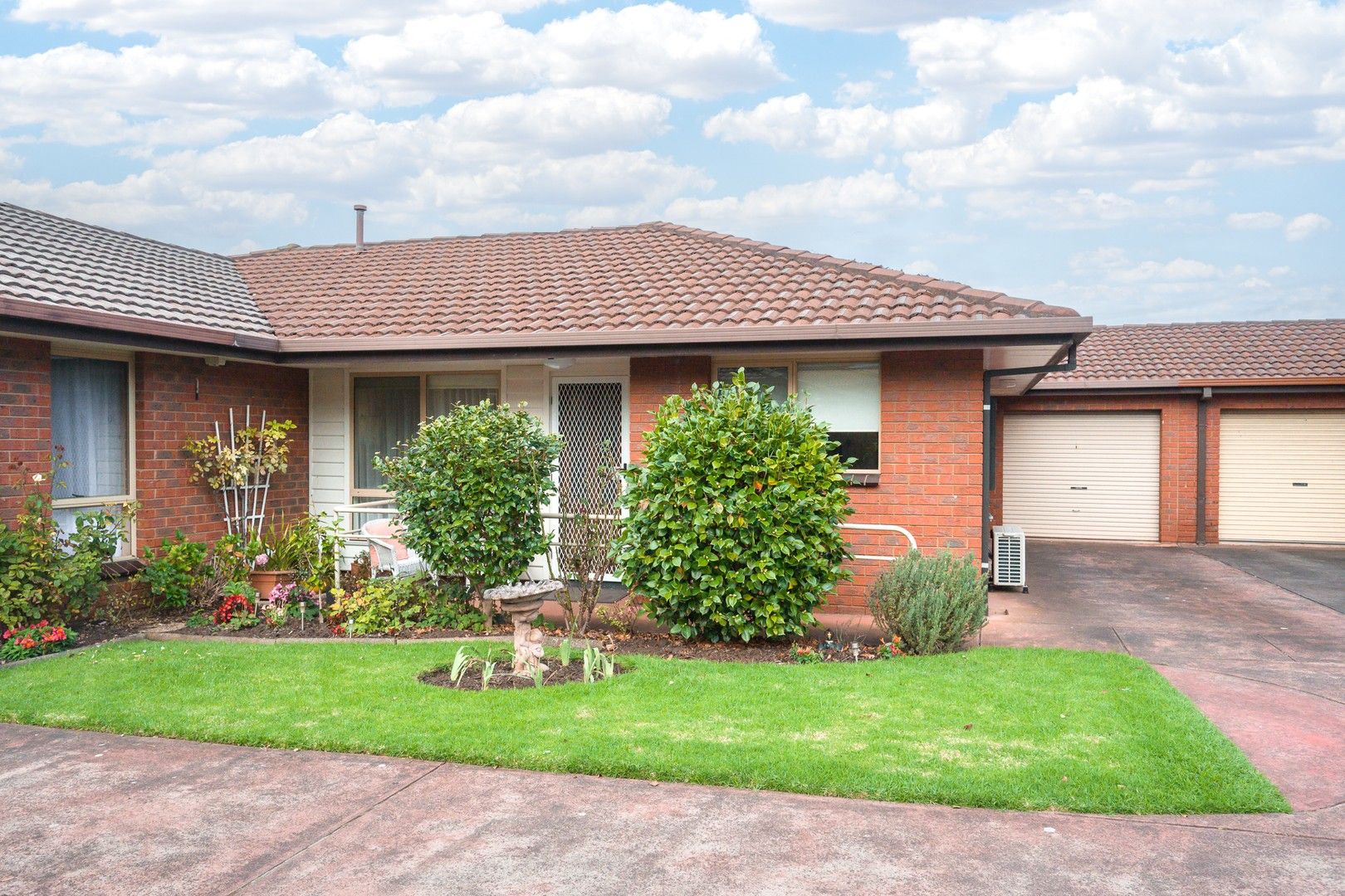 2 bedrooms Apartment / Unit / Flat in 10 Helens Court WARRNAMBOOL VIC, 3280