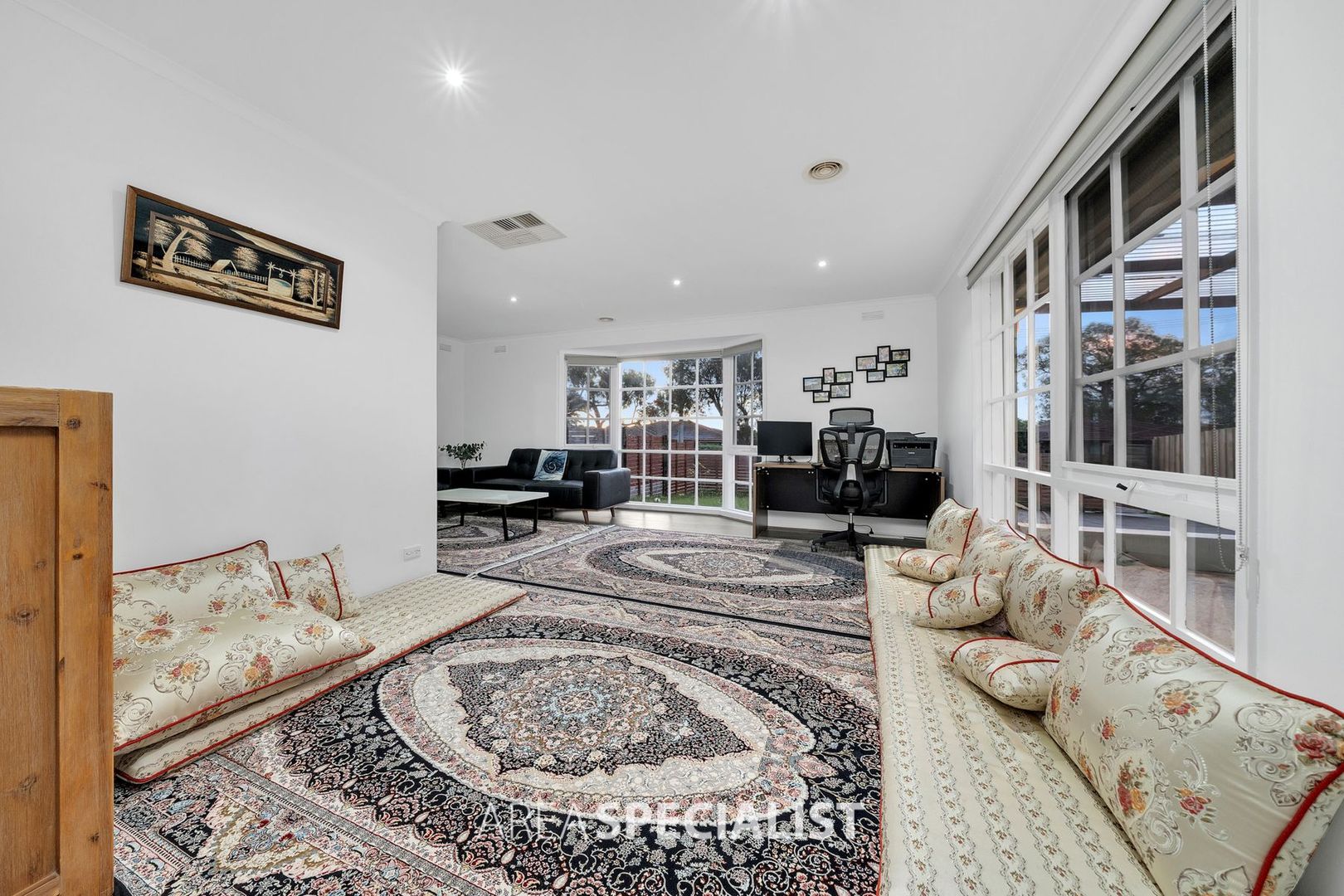 4 Sinclair Court, Hampton Park VIC 3976, Image 2