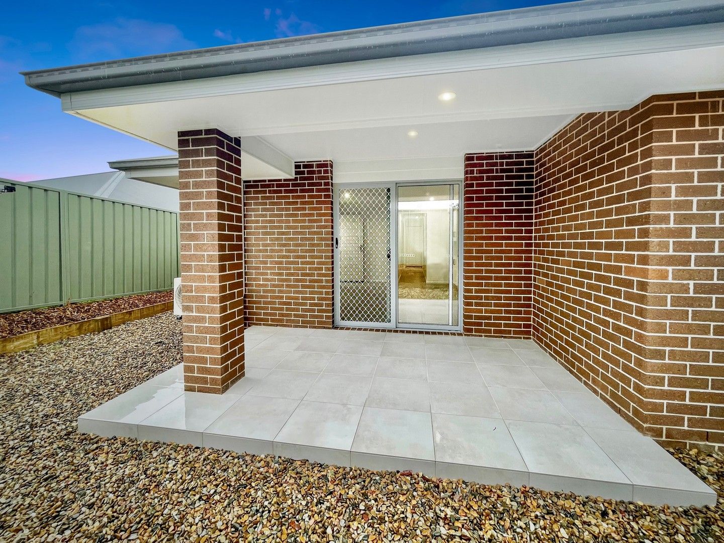 2 bedrooms Duplex in 6A Adele Close NOWRA NSW, 2541