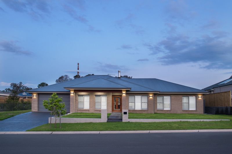 7 Caley Street, The Oaks NSW 2570, Image 0