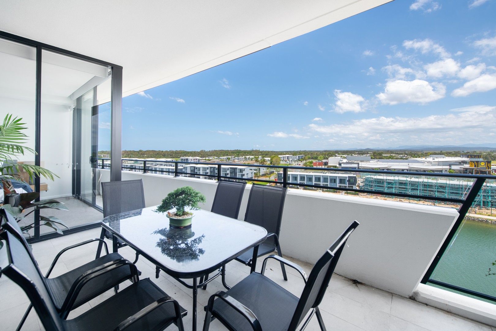 1702/1 Grant Avenue, Hope Island QLD 4212, Image 0