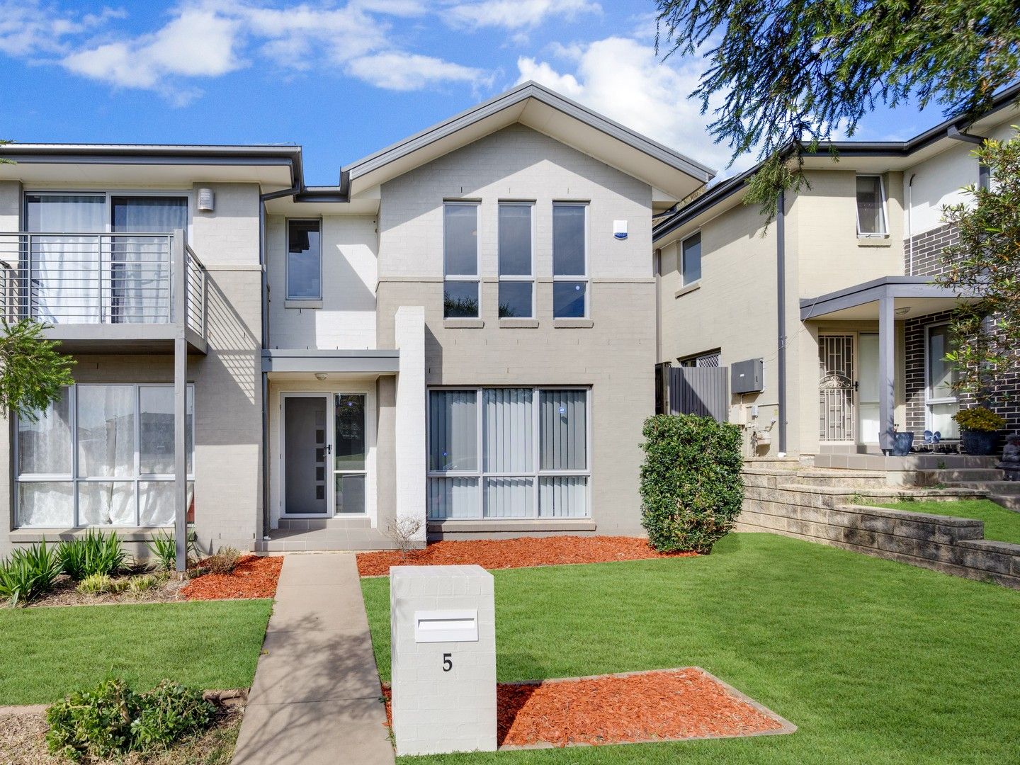 5 Bellona Terrace, Glenfield NSW 2167, Image 0