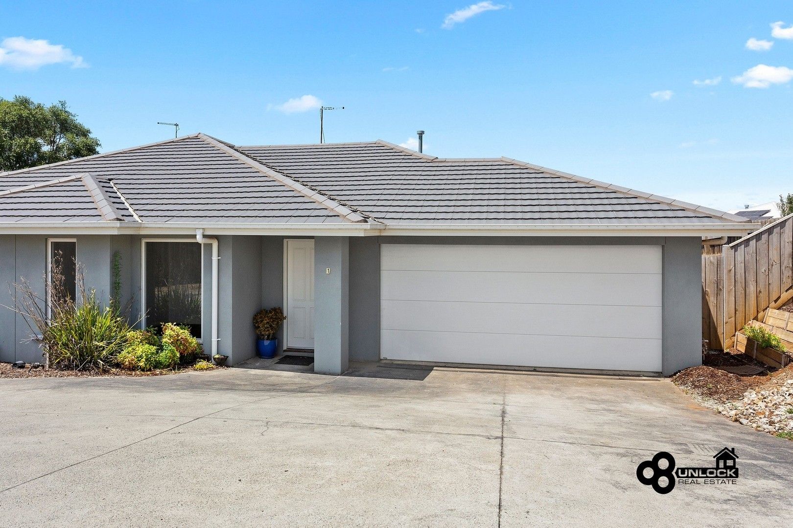 1/6 Oddy Street, Drouin VIC 3818, Image 0