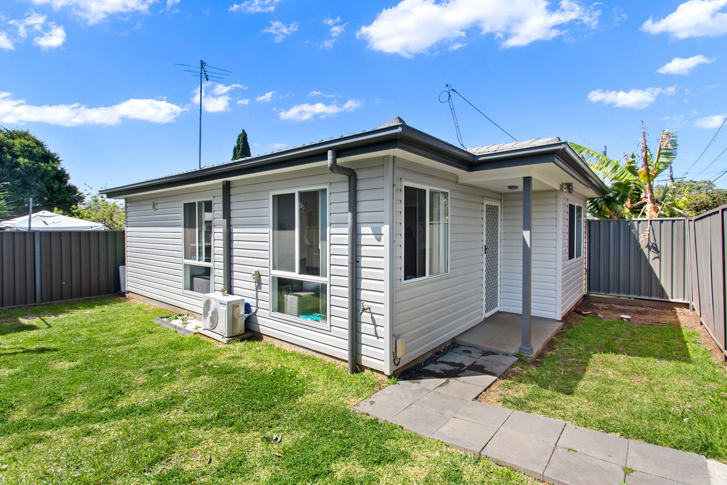 2 bedrooms Apartment / Unit / Flat in 1/52 Highview Avenue GREENACRE NSW, 2190