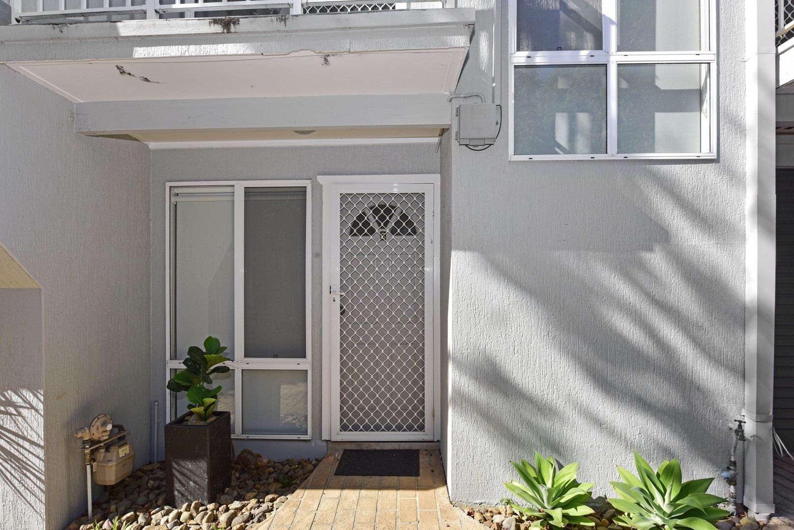 3 bedrooms Townhouse in 3/40 Frederick Street POINT FREDERICK NSW, 2250