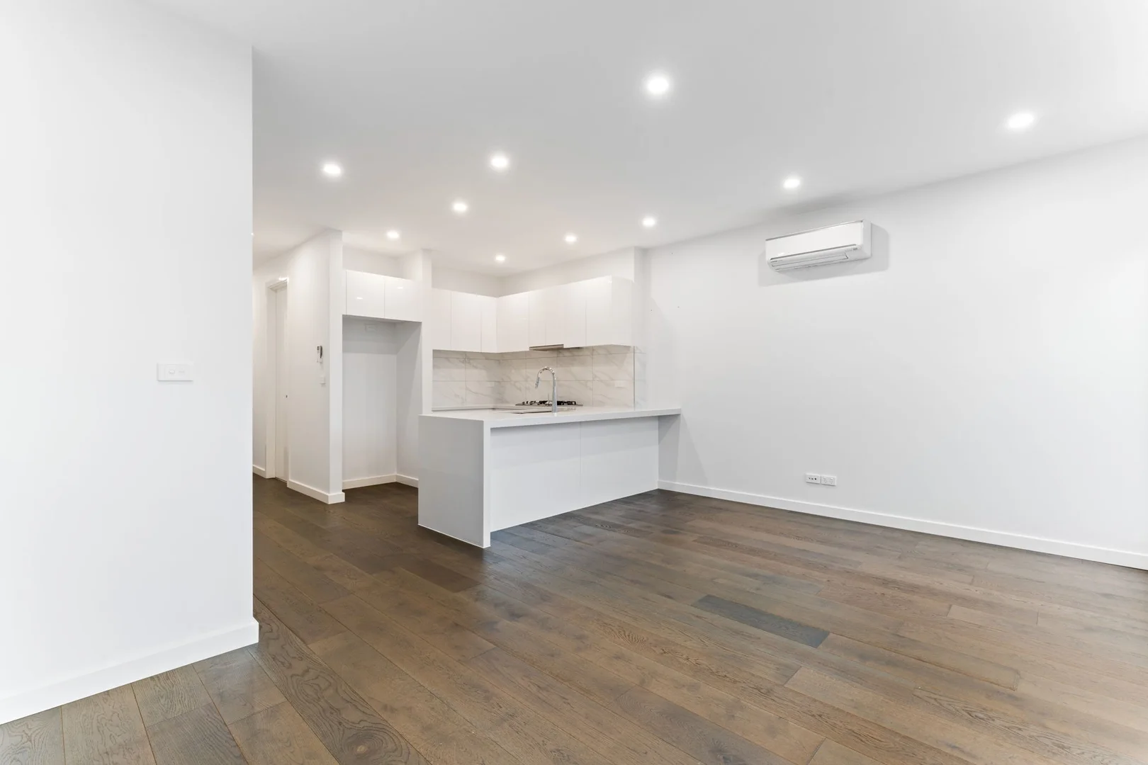 Additional image 3 of 2/27 Macrina Street, Oakleigh East VIC 3166