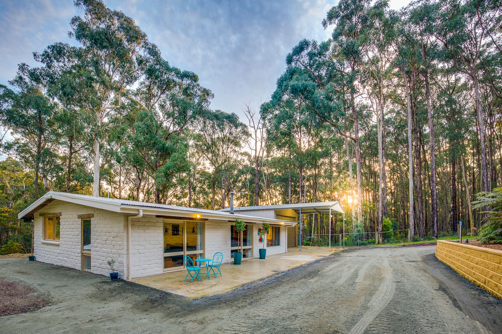 25 Mountain Road, Cockatoo VIC 3781, Image 0