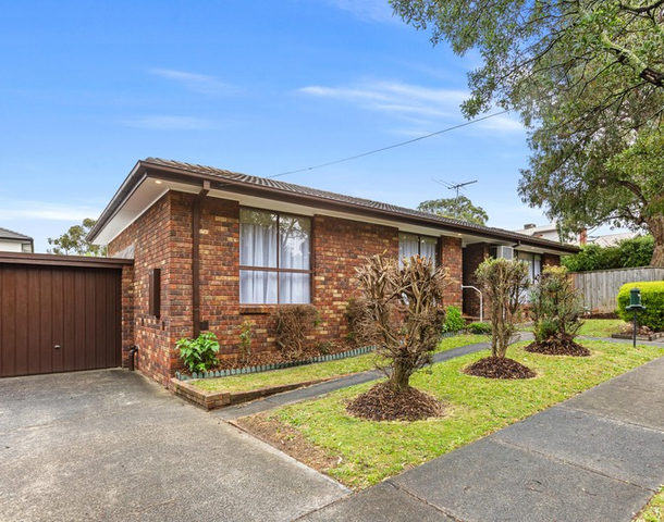 8 Buxton Road, Mitcham VIC 3132