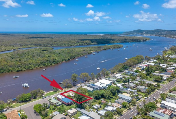 19 Hilton Esplanade, Tewantin QLD 4565