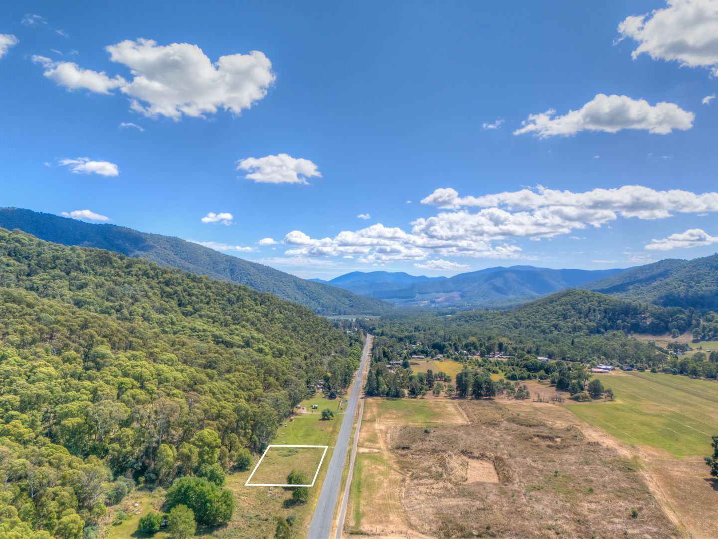 CA 33 Great Alpine Road, Freeburgh VIC 3741, Image 2