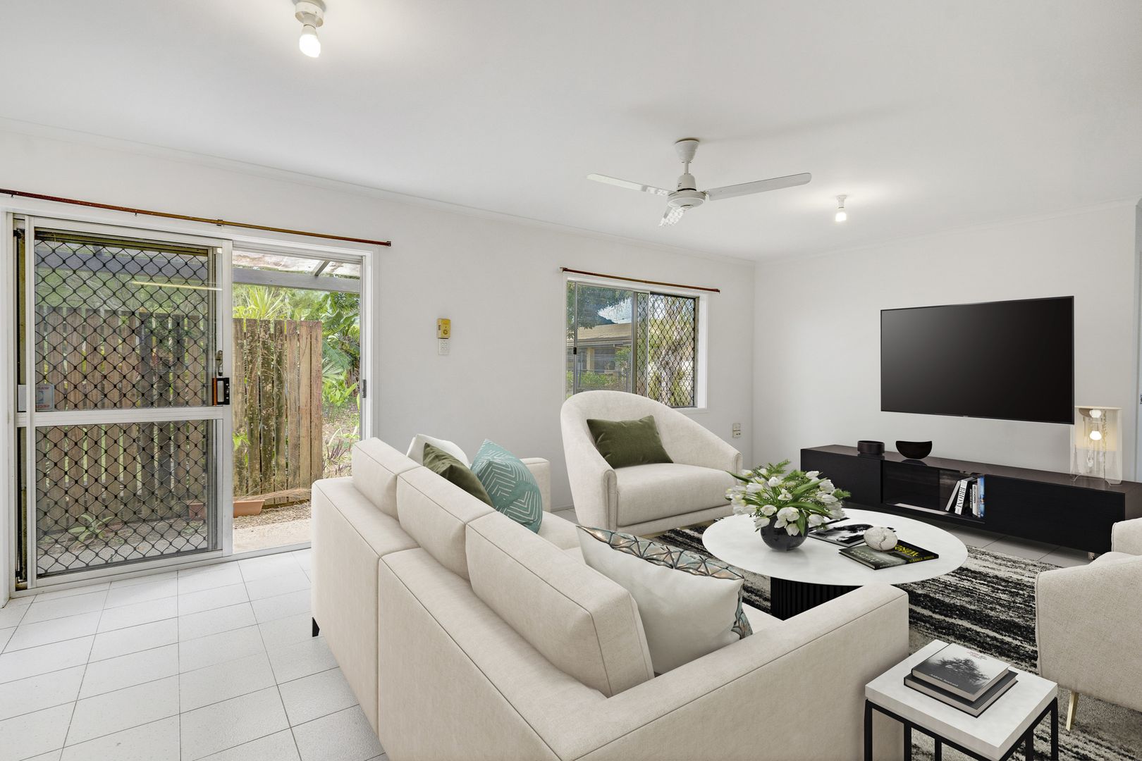 2/2 Fry Close, Whitfield QLD 4870, Image 1