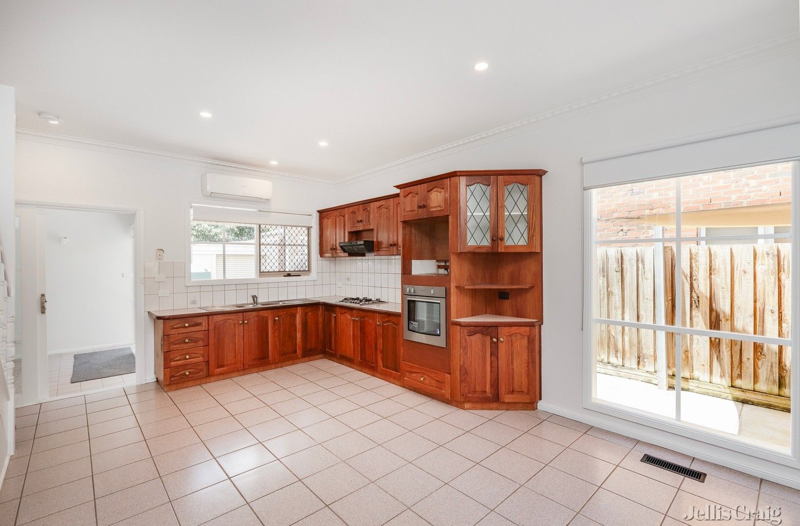 6 bedrooms House in 60 Clarence Street BRUNSWICK EAST VIC, 3057