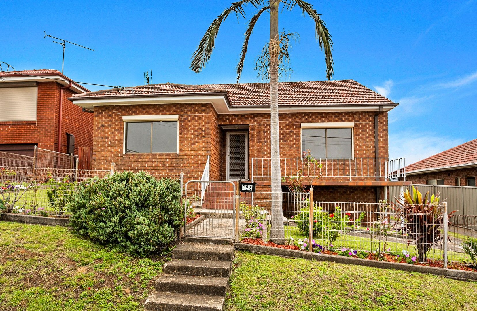 196 Flagstaff Road, Lake Heights NSW 2502, Image 0