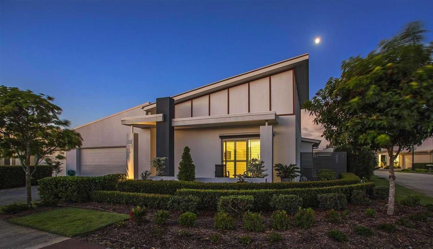 135/1 Halcyon Way, Hope Island Property History & Address Research