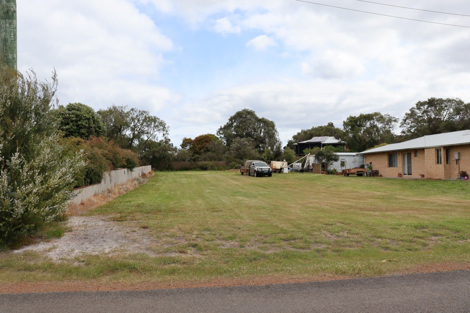 8 Cotswold Drive, Ocean Beach WA 6333, Image 2