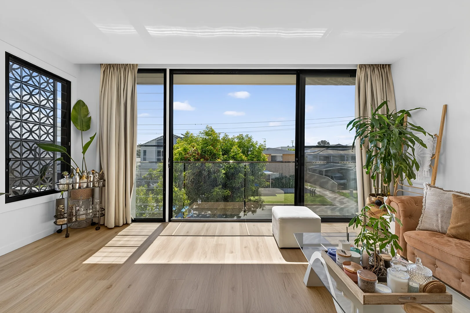 Additional image 26 of 8A Mallard Avenue, Paradise Point QLD 4216