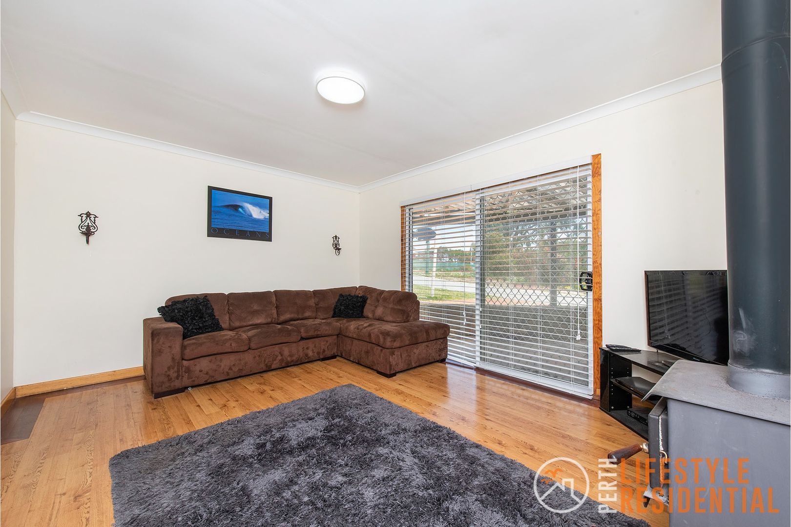 7 Dhu Street, Guilderton WA 6041, Image 2