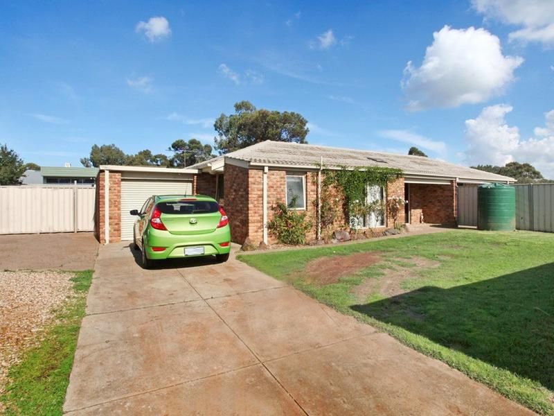 3 bedrooms House in 113 West Melton Drive MELTON WEST VIC, 3337