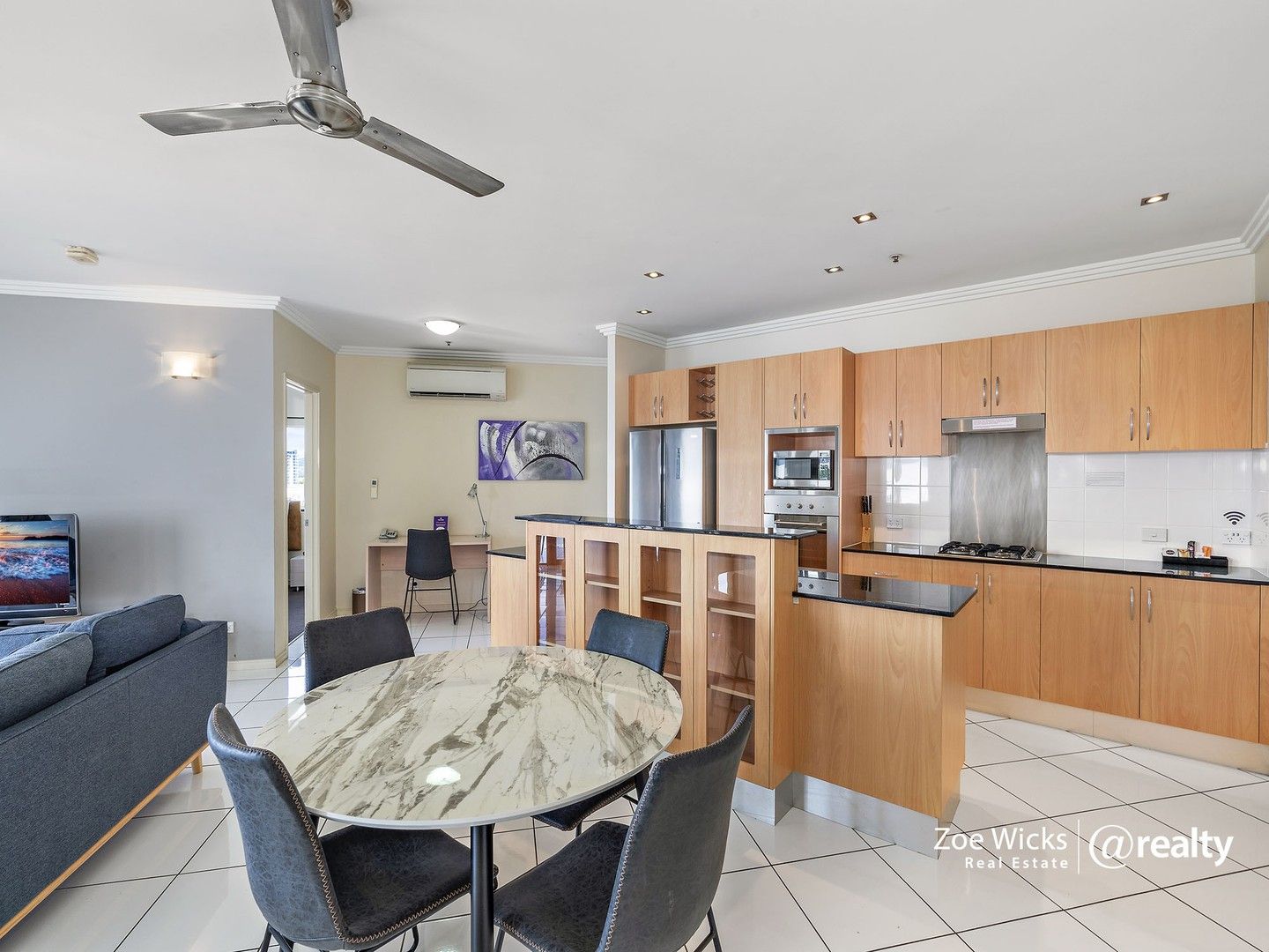 701/2-4 Lake Street, Cairns City QLD 4870, Image 2