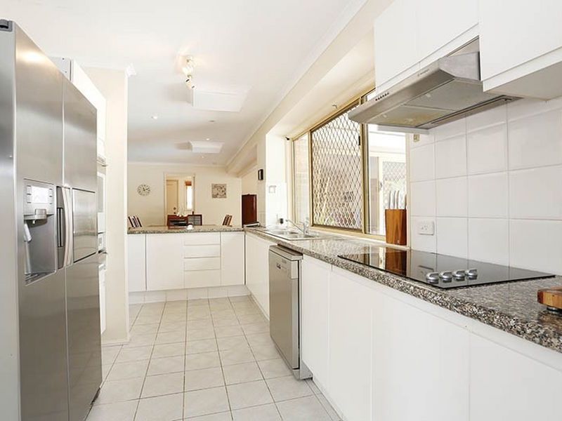 Sold 4 Crenshaw Court Parkwood QLD 4214 on 12 Dec 2015 2012366844