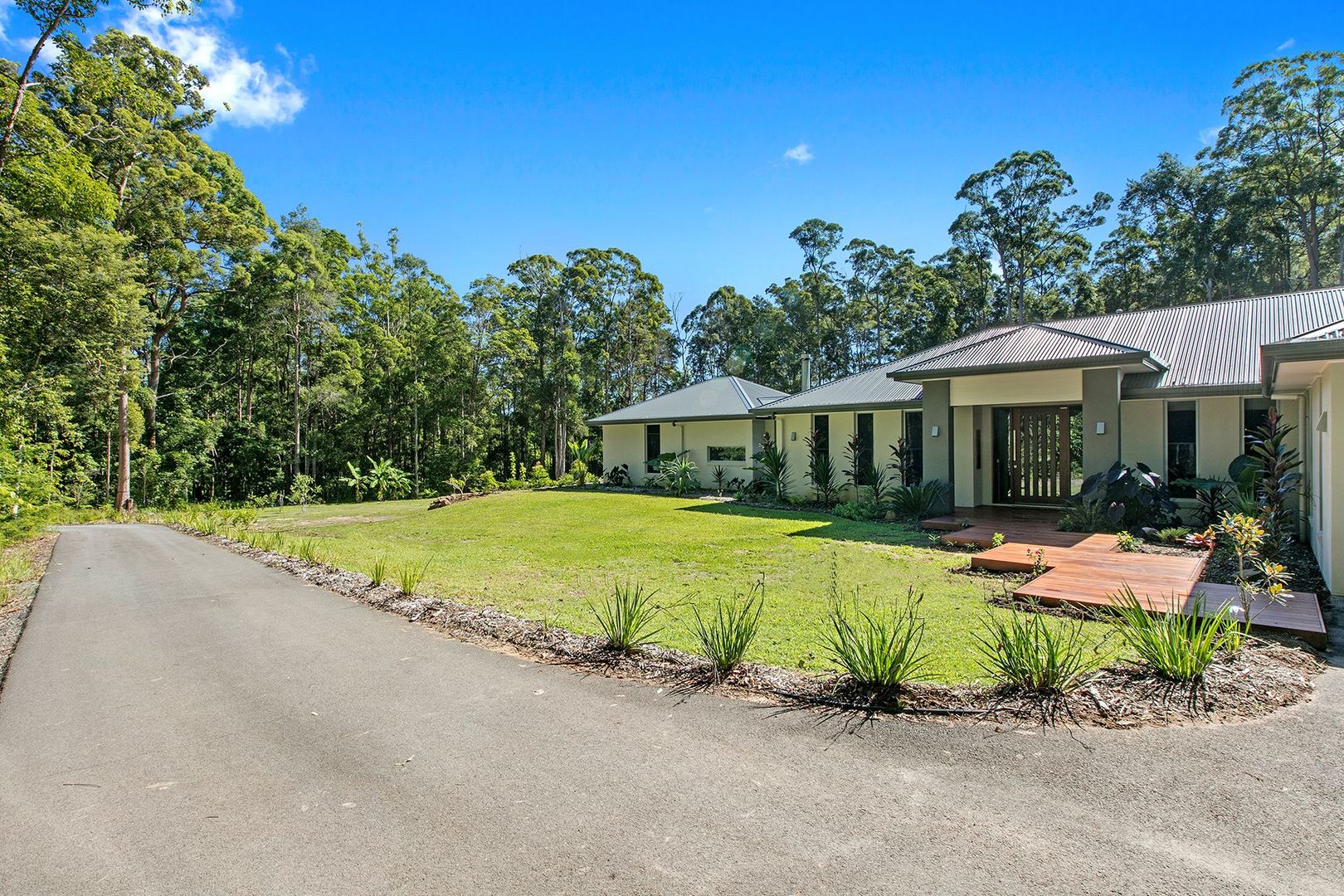 211 Dales Road, Chevallum QLD 4555, Image 2