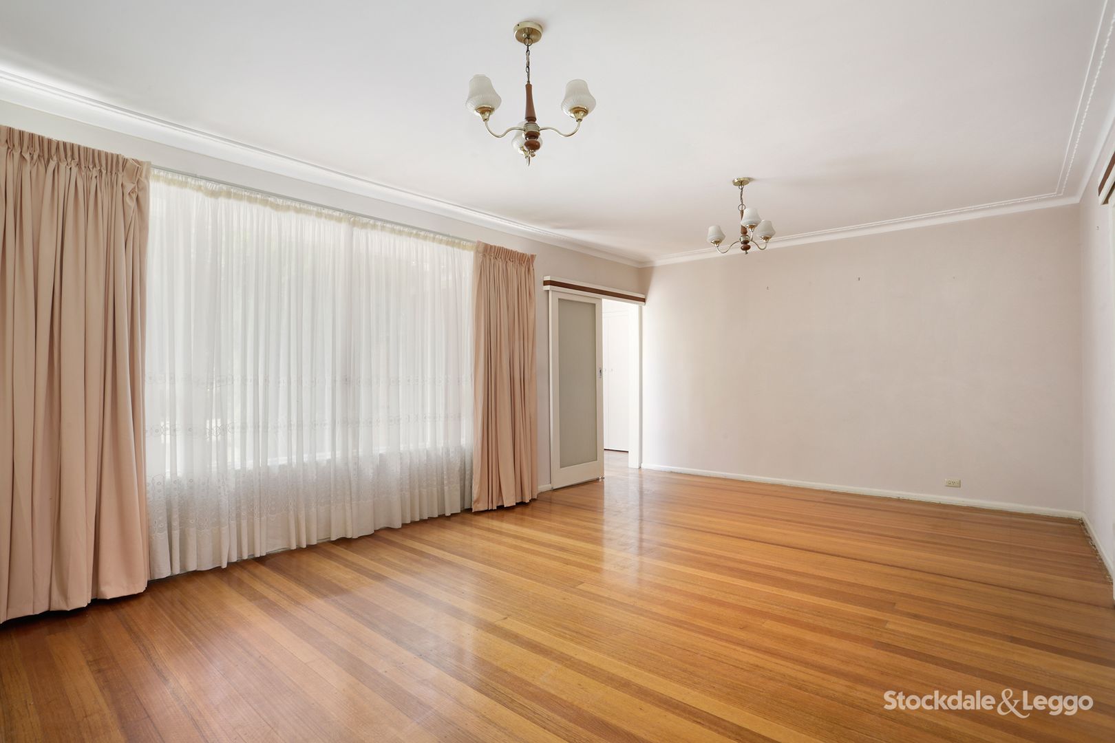 72 Whites Lane, Glen Waverley VIC 3150, Image 2